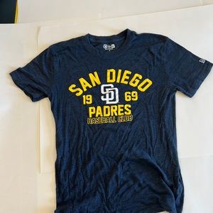 Padres tshirt medium